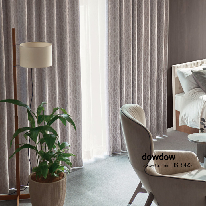 【ミッドセンチュリー】タテに流れる幾何学柄の遮光カーテン【HS-8423】ライトブラウン